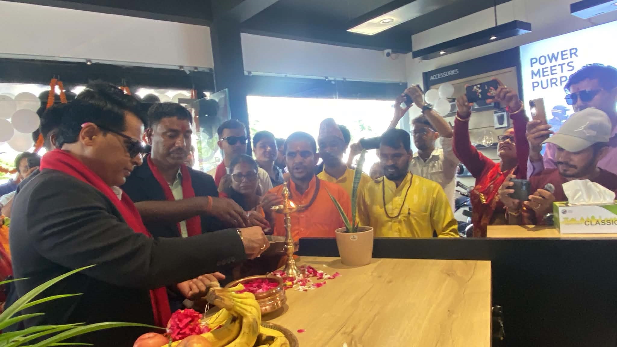 धनगढीमा खुल्यो ट्रायम्फको आधिकारिक शोरुम