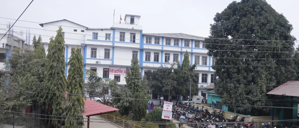 एक लाख रुपैयाँ जुटाउन नसक्दा सरकारी अस्पतालको भर, अन्ततः उपचार नपाउँदै वृद्धको मृत्यु